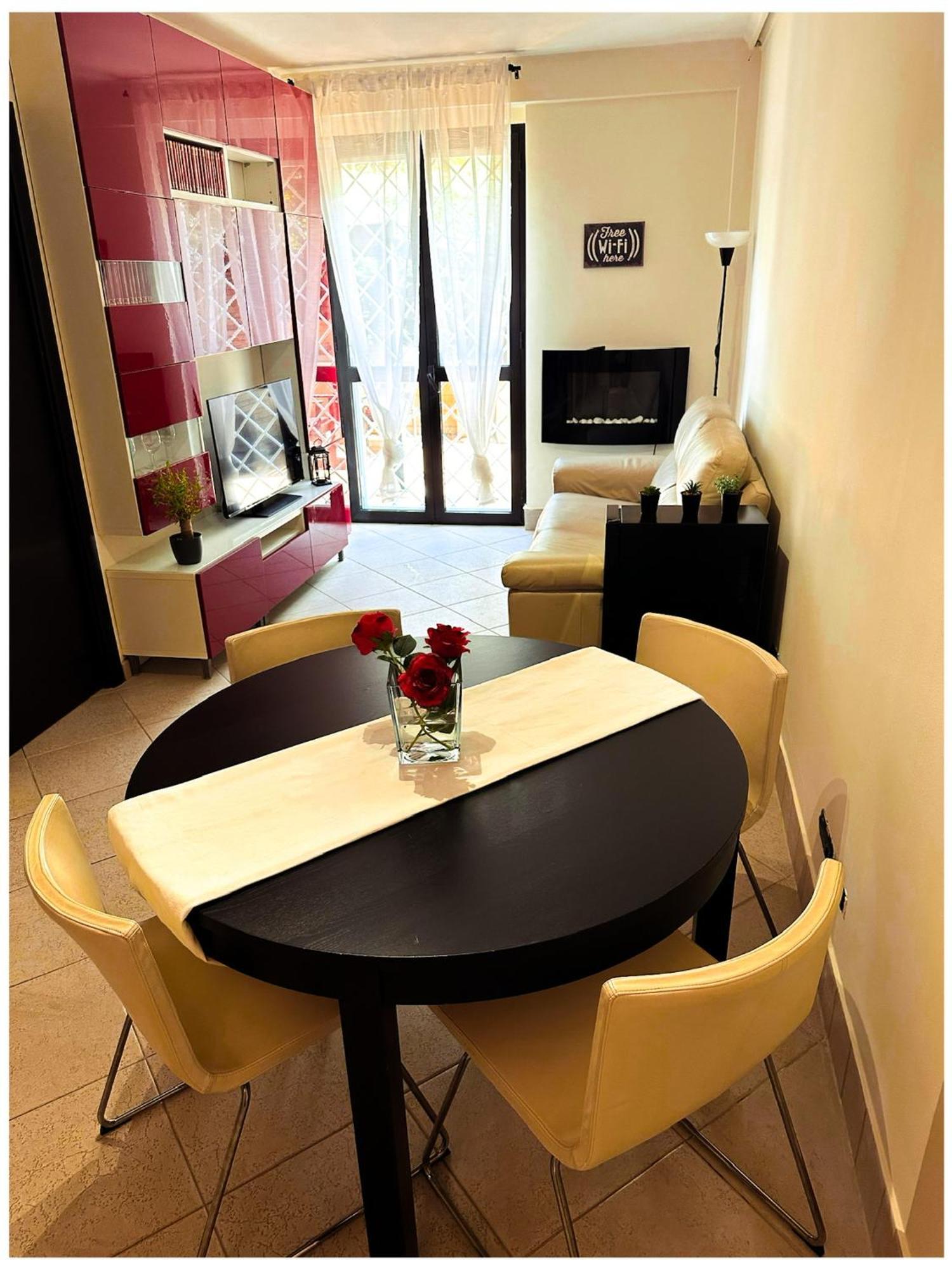 Apartmán Eva Le Residenze Marco Simone Exteriér fotografie
