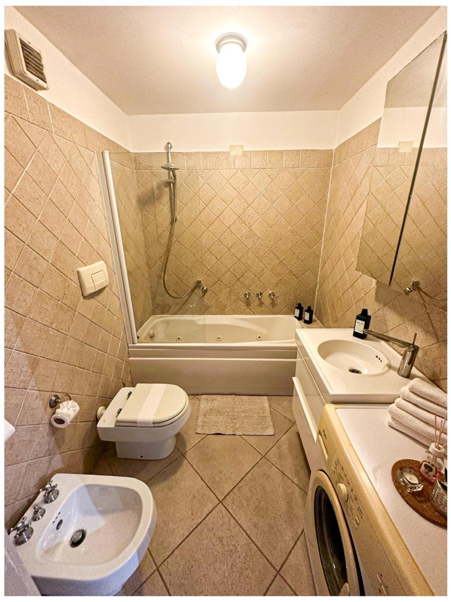 Apartmán Eva Le Residenze Marco Simone Exteriér fotografie